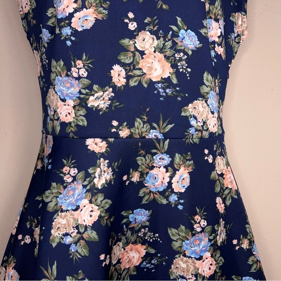 Medium Forever 21 Blue Floral Dress Cap Sleeve Stretch Mock Neck Retro Style - Picture 4 of 13